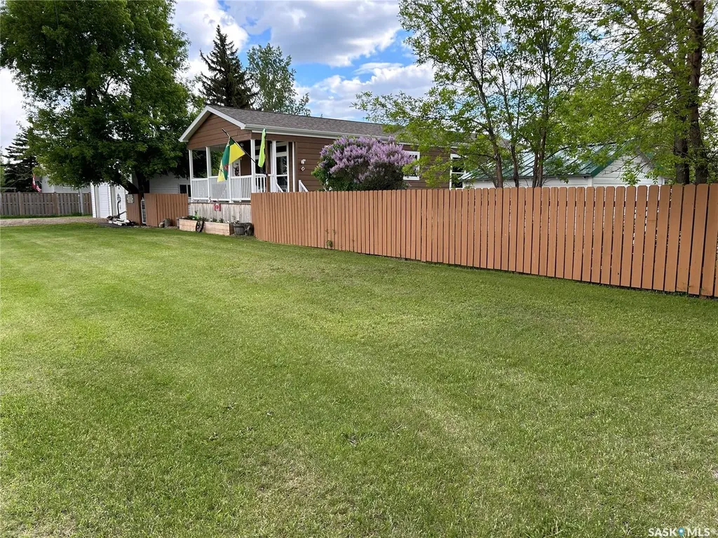 4425 Access Road Halbrite SK S0C 1H0