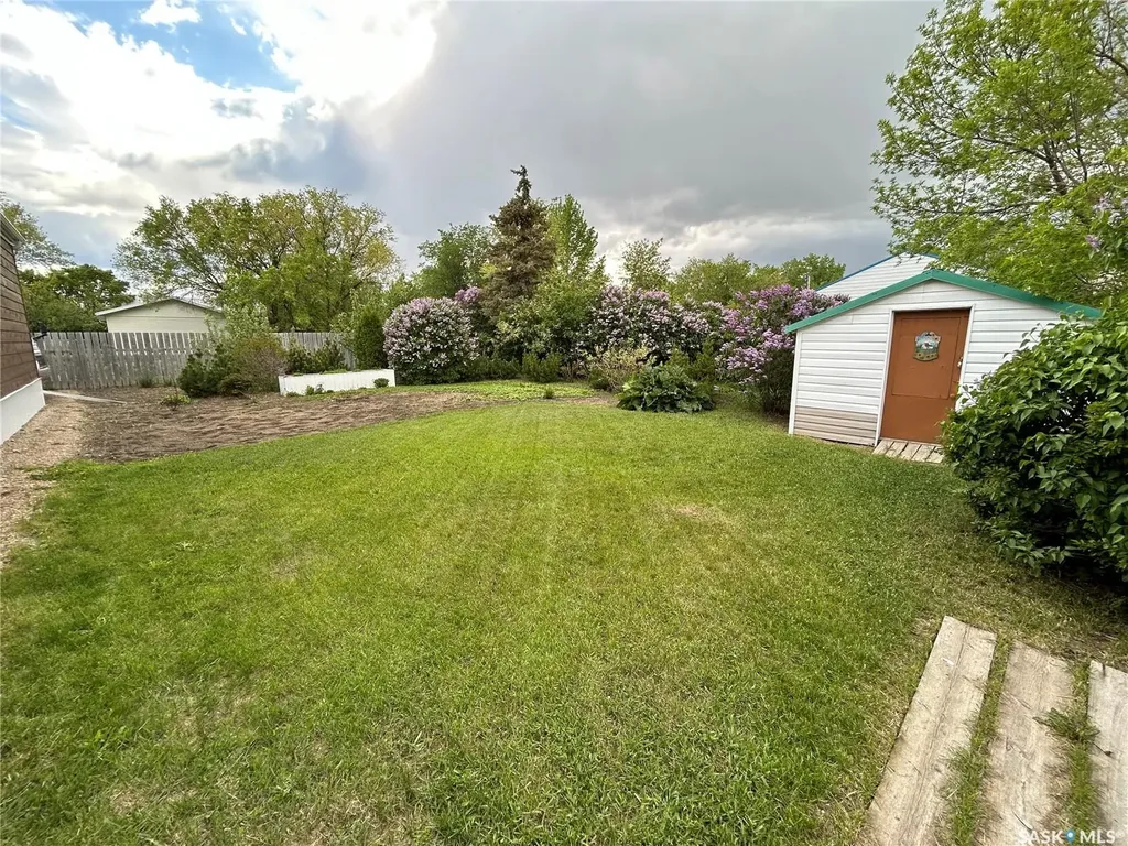 4425 Access Road Halbrite SK S0C 1H0