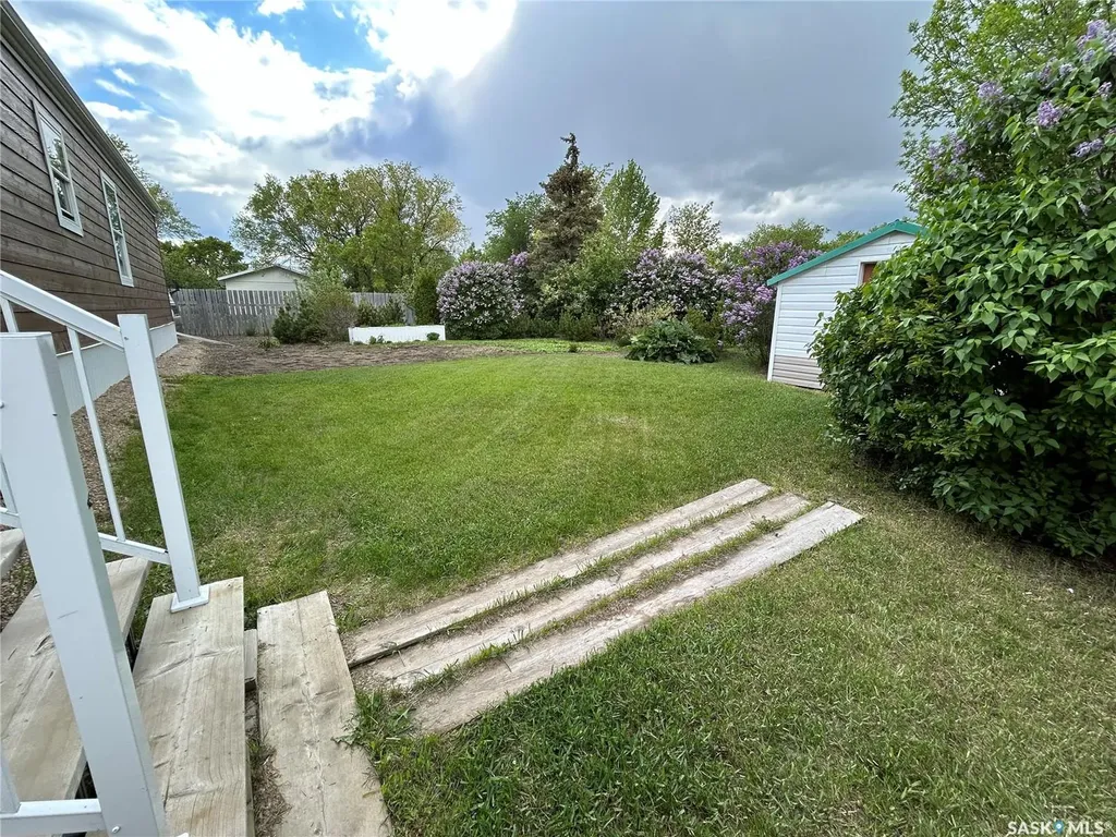 4425 Access Road Halbrite SK S0C 1H0