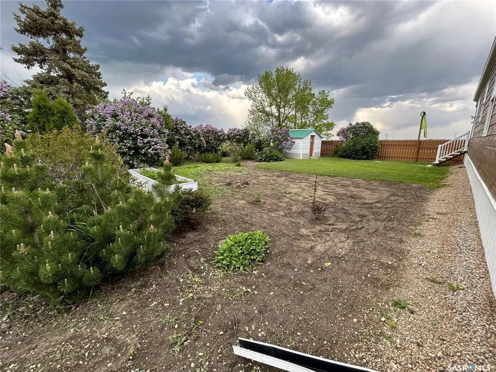 4425 Access Road Halbrite SK S0C 1H0