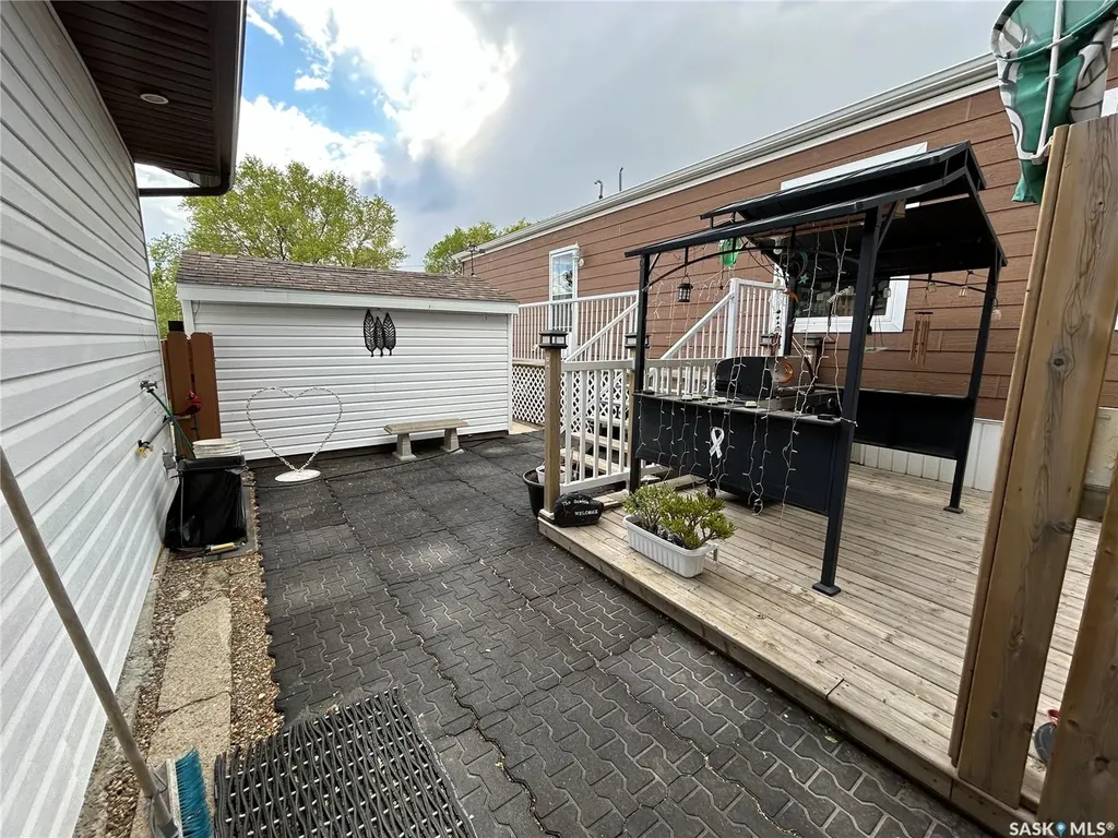 4425 Access Road Halbrite SK S0C 1H0