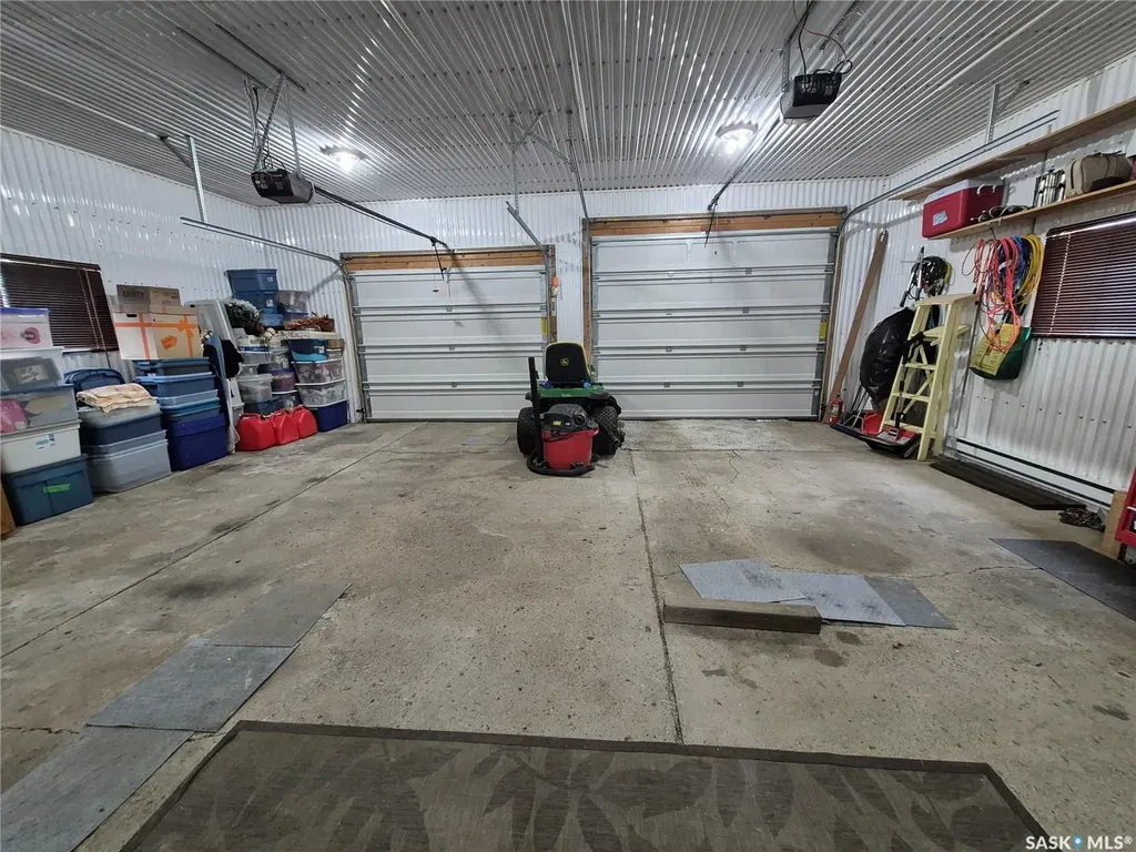 4425 Access Road Halbrite SK S0C 1H0