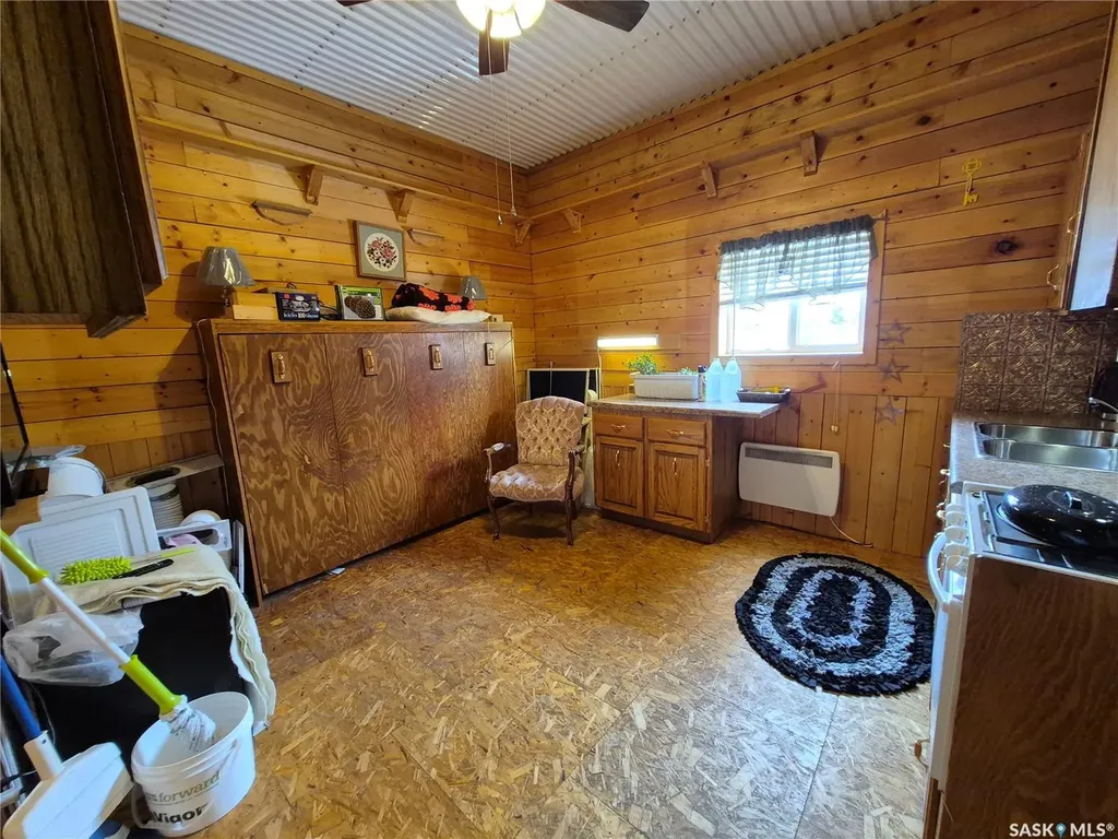 4425 Access Road Halbrite SK S0C 1H0