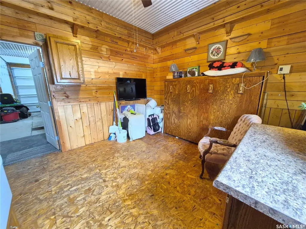 4425 Access Road Halbrite SK S0C 1H0