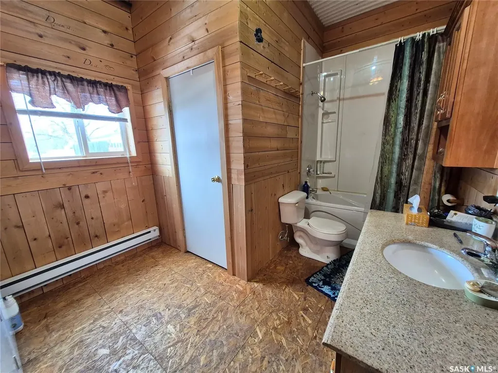 4425 Access Road Halbrite SK S0C 1H0