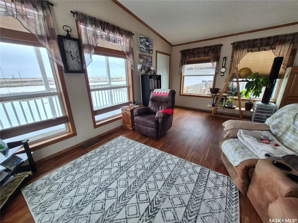 4425 Access Road Halbrite SK S0C 1H0