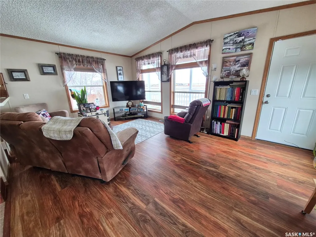 4425 Access Road Halbrite SK S0C 1H0