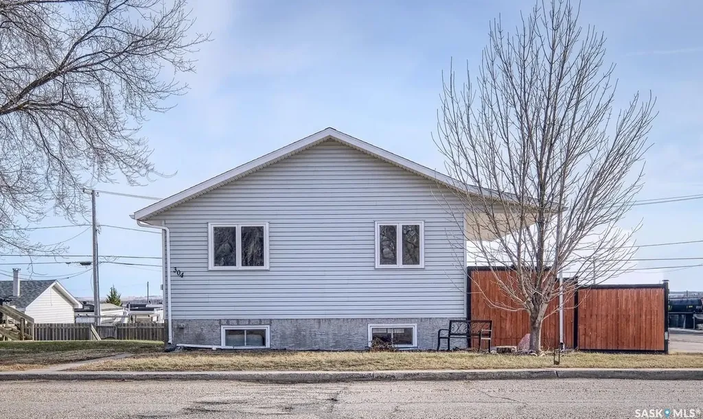 304 2nd Avenue E Biggar SK S0K 0M0