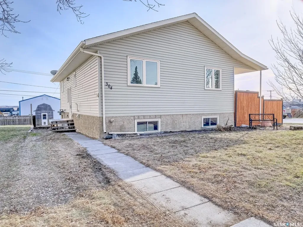 304 2nd Avenue E Biggar SK S0K 0M0