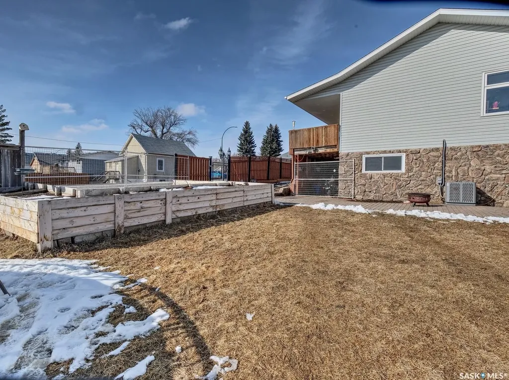 304 2nd Avenue E Biggar SK S0K 0M0