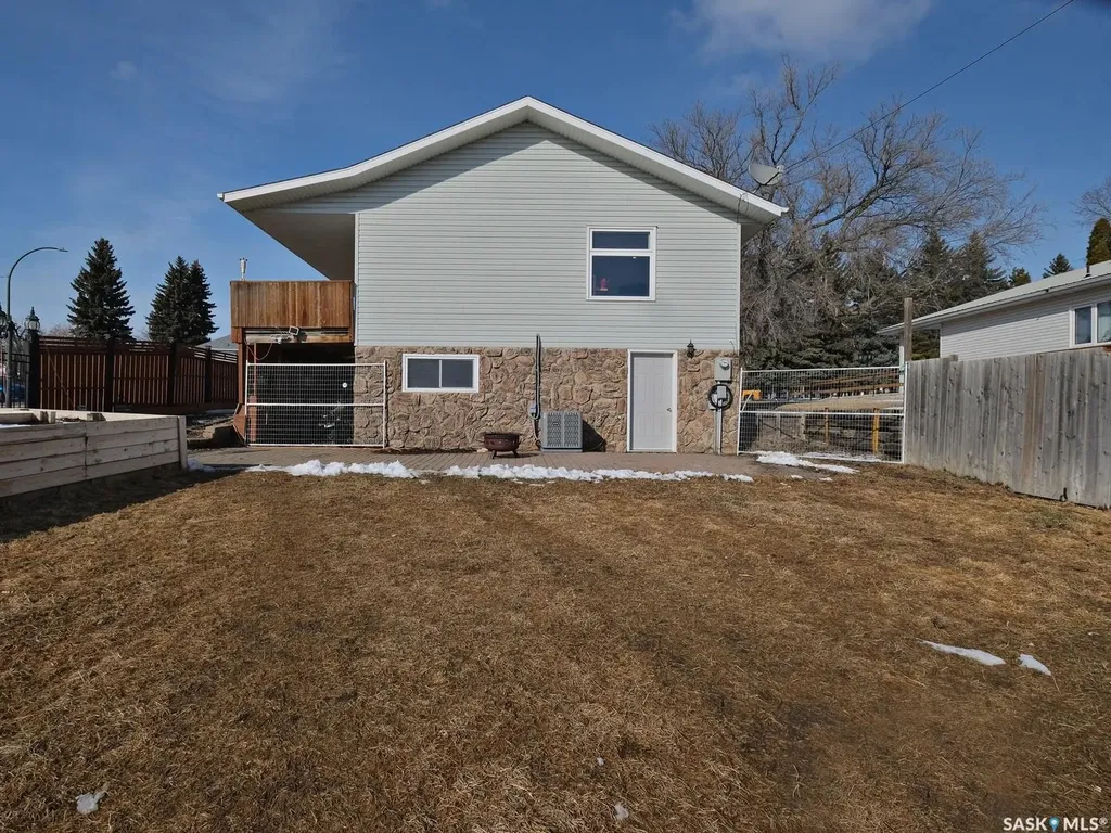 304 2nd Avenue E Biggar SK S0K 0M0