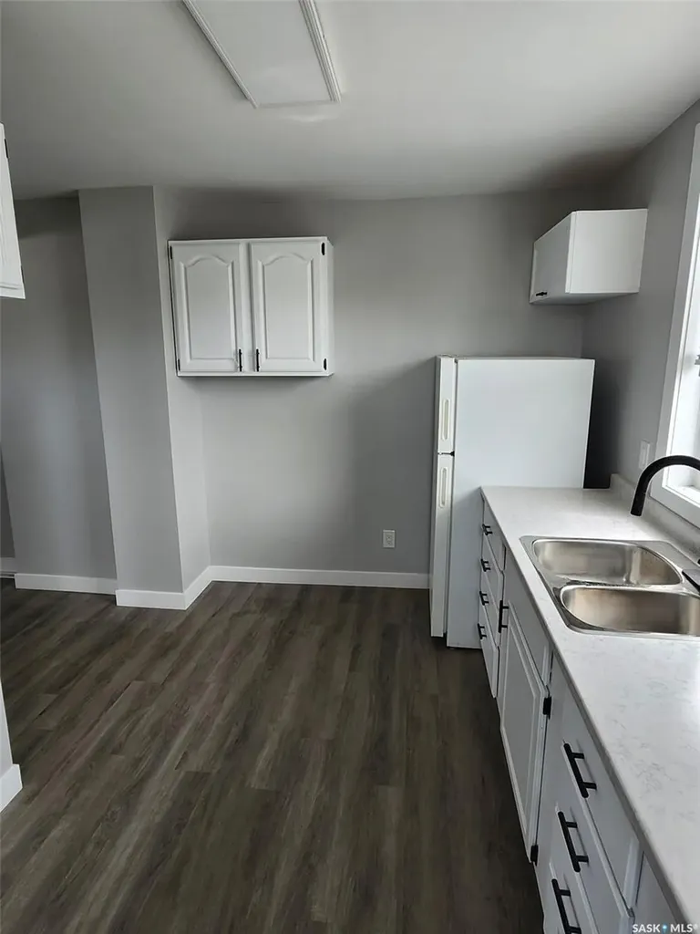 408 Railway Avenue Carnduff SK S0C 0S0