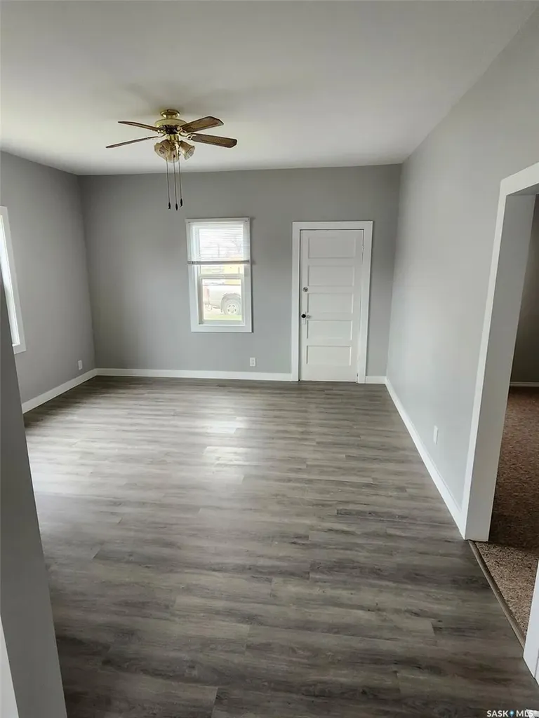 408 Railway Avenue Carnduff SK S0C 0S0