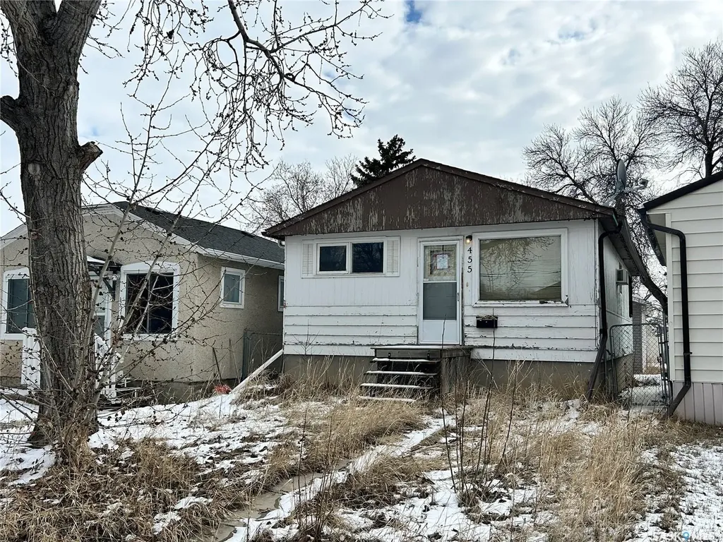 455 Halifax Street Regina SK S4R 1T4