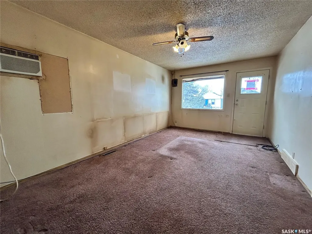 455 Halifax Street Regina SK S4R 1T4