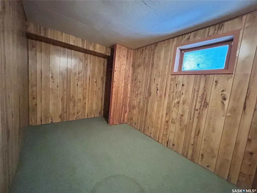 455 Halifax Street Regina SK S4R 1T4