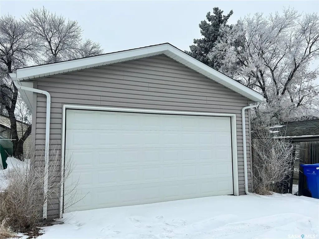455 Halifax Street Regina SK S4R 1T4