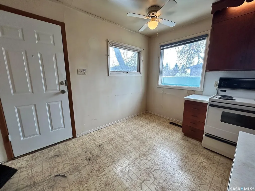 455 Halifax Street Regina SK S4R 1T4
