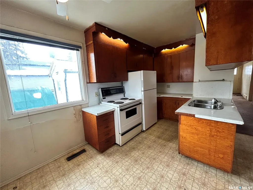 455 Halifax Street Regina SK S4R 1T4