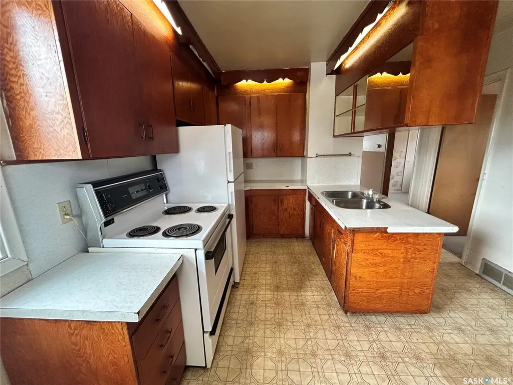 455 Halifax Street Regina SK S4R 1T4