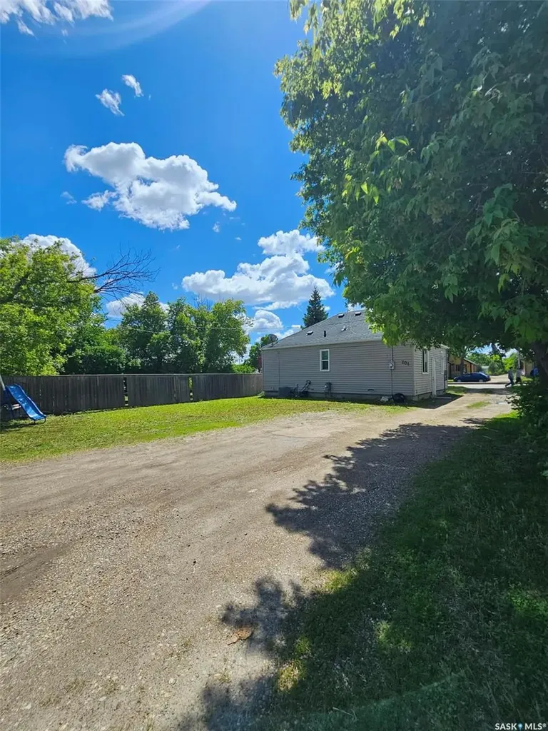 201 Broadway Street W Yorkton SK S3N 0M8