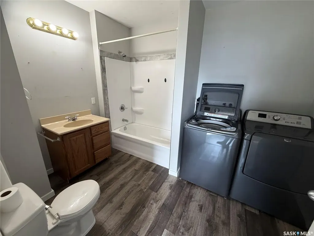 220 4th Street E Carnduff SK S0C 0S0