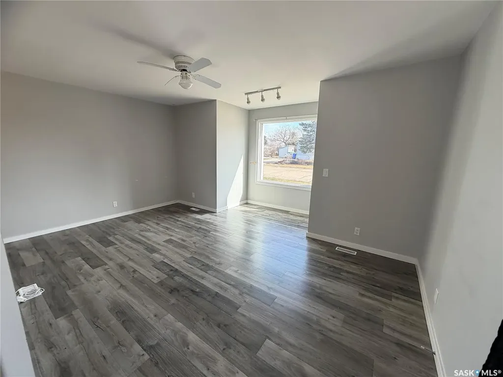 220 4th Street E Carnduff SK S0C 0S0