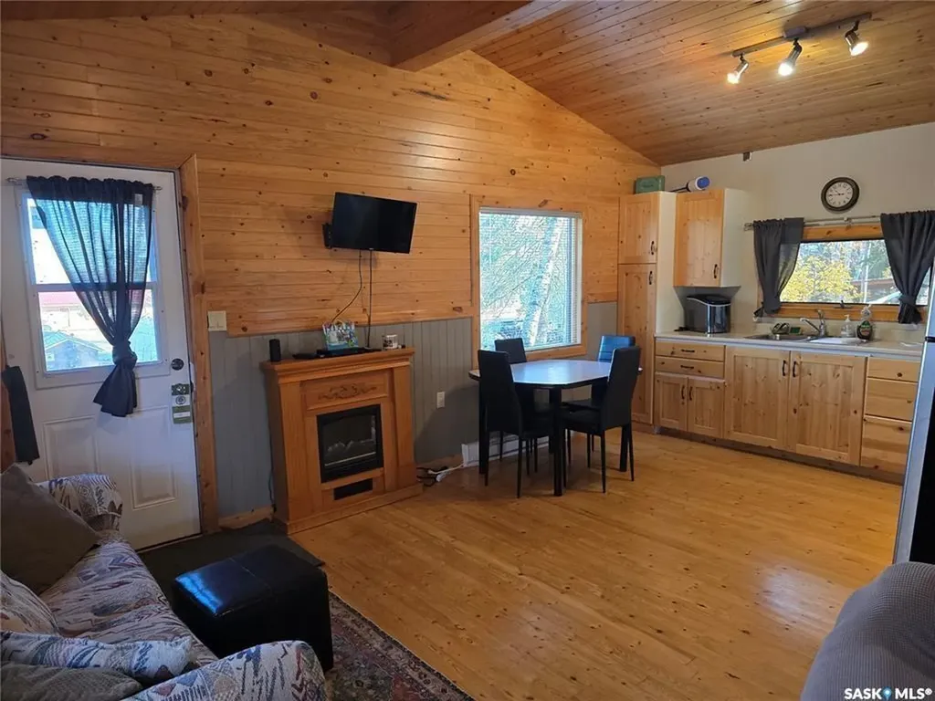 207 Pine Drive Tobin Lake SK S0E 1E0