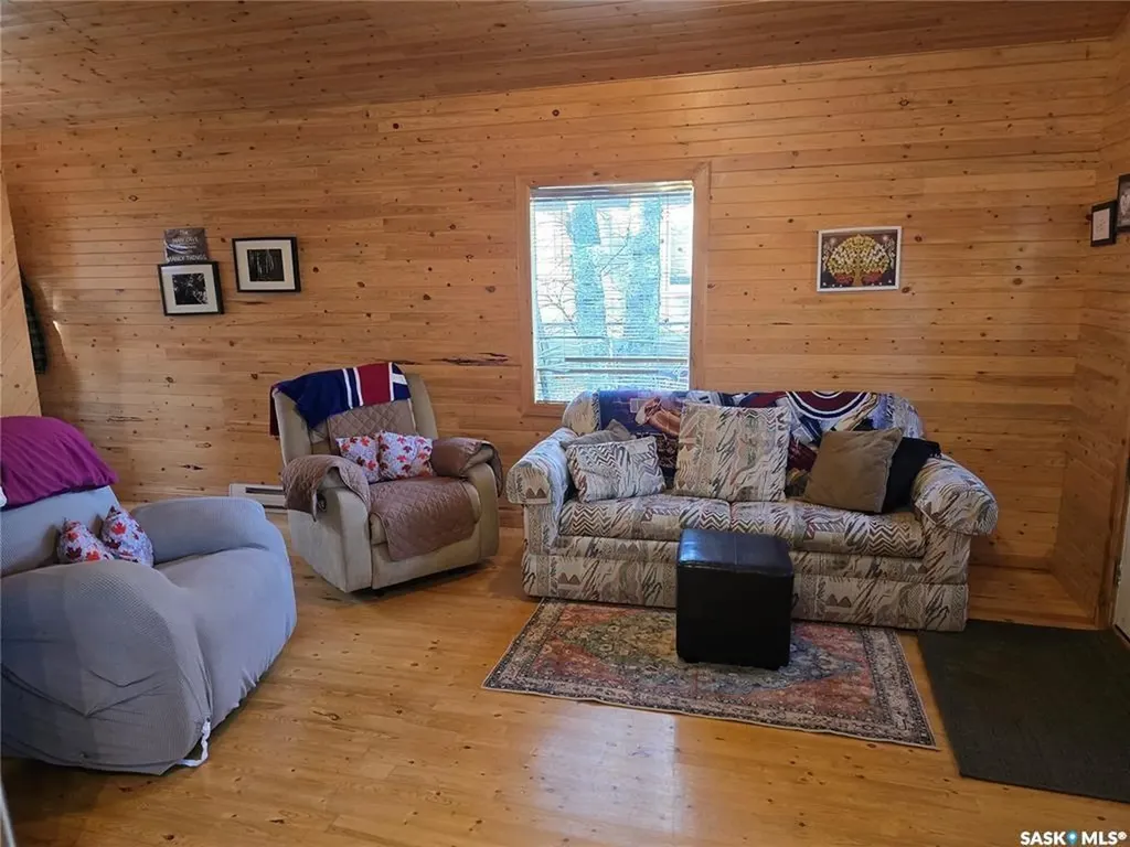 207 Pine Drive Tobin Lake SK S0E 1E0