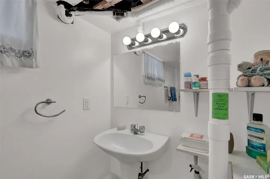 3230 13th Avenue Regina SK S4T 1P4