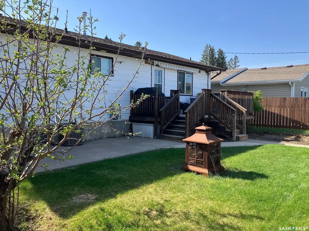 1103 3rd Street W Nipawin SK S0E 1E0