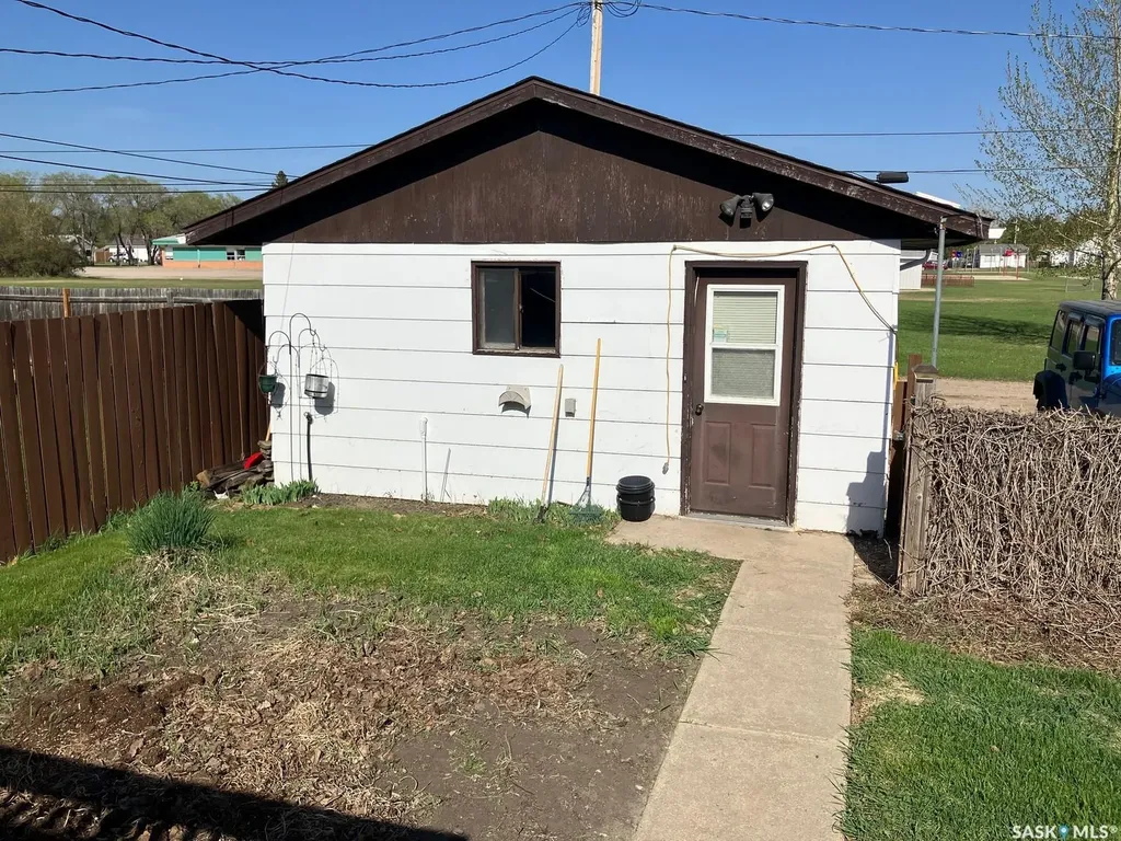 1103 3rd Street W Nipawin SK S0E 1E0