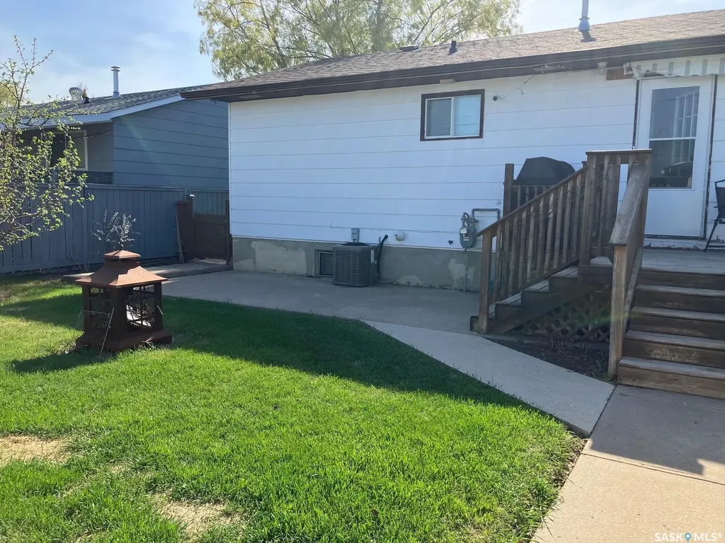 1103 3rd Street W Nipawin SK S0E 1E0
