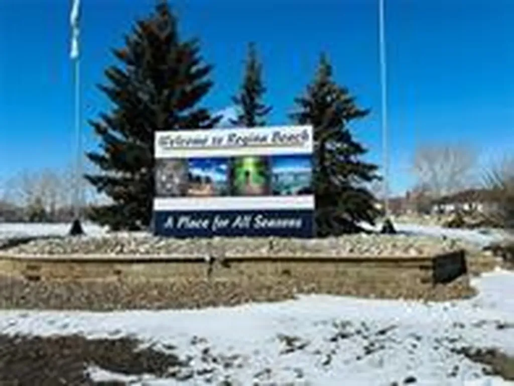 338 Green Avenue Regina Beach SK S0G 4C0