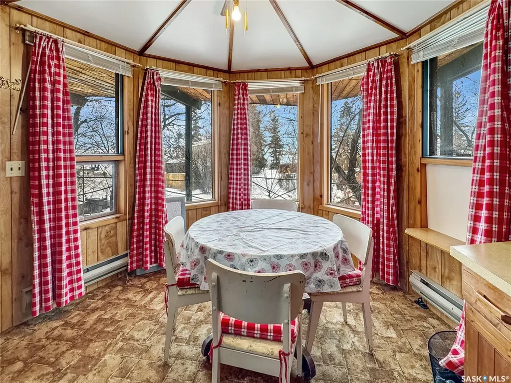 8591 Hunts Cove Crescent Cochin SK S0M 0L0