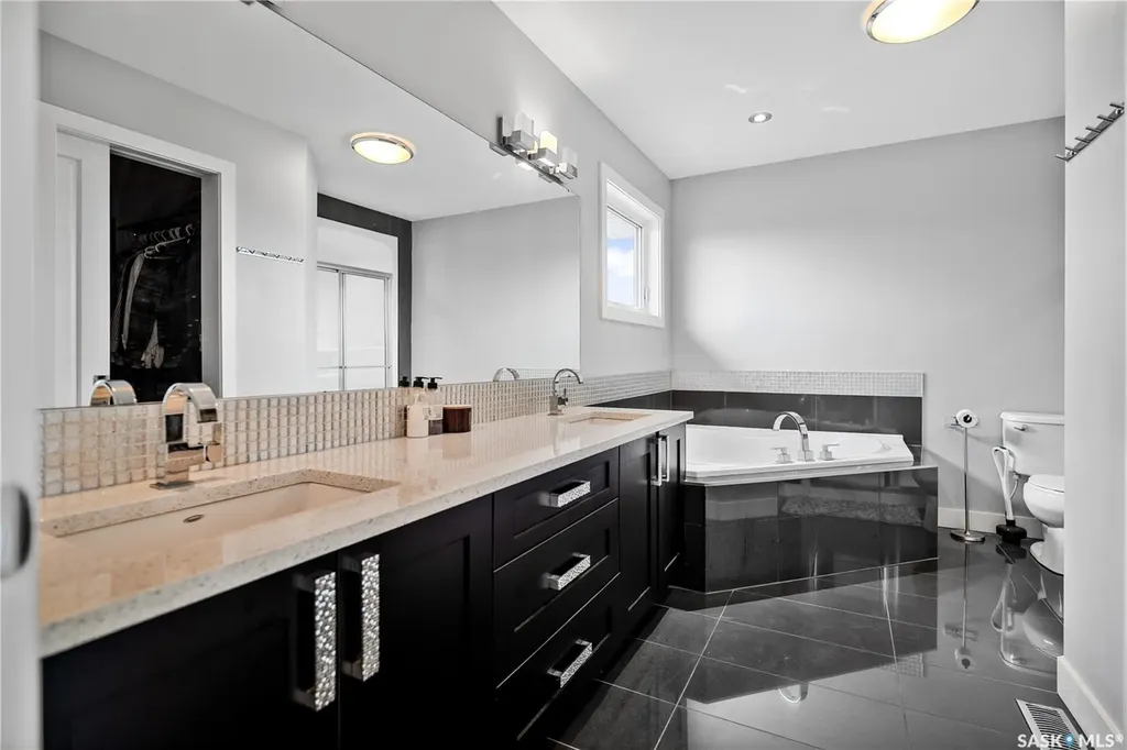 4311 Sandpiper Crescent E Regina SK S4V 1N3
