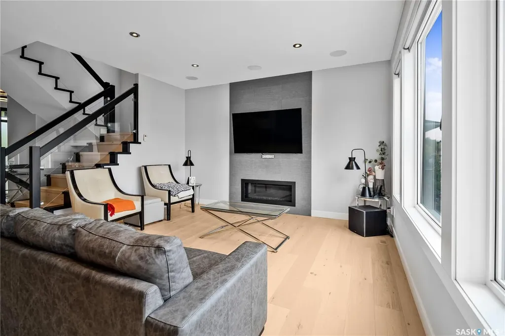 4311 Sandpiper Crescent E Regina SK S4V 1N3