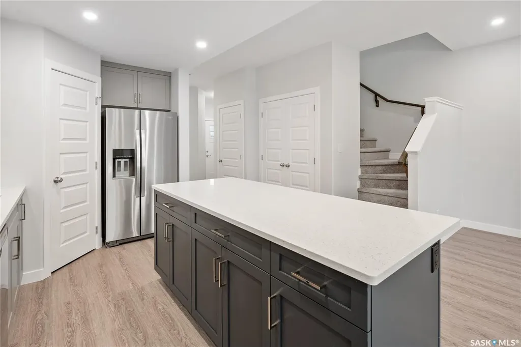 5517 Kennett Square Regina SK S4V 4C6