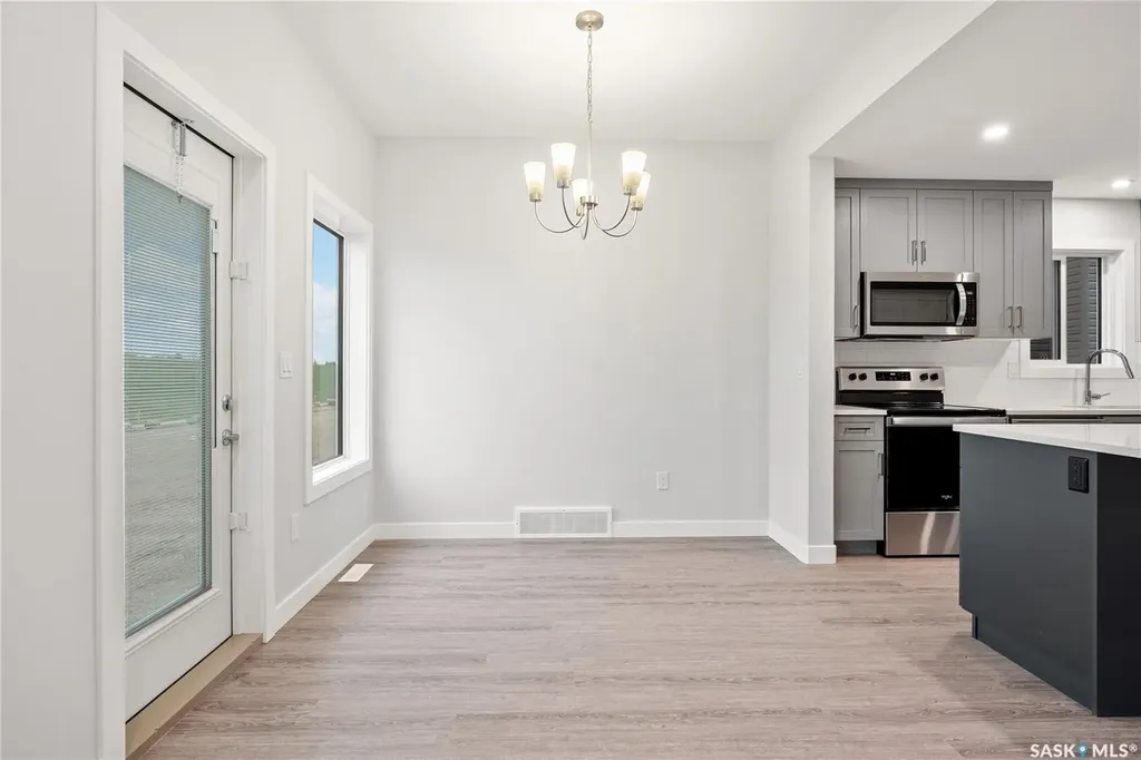 5517 Kennett Square Regina SK S4V 4C6