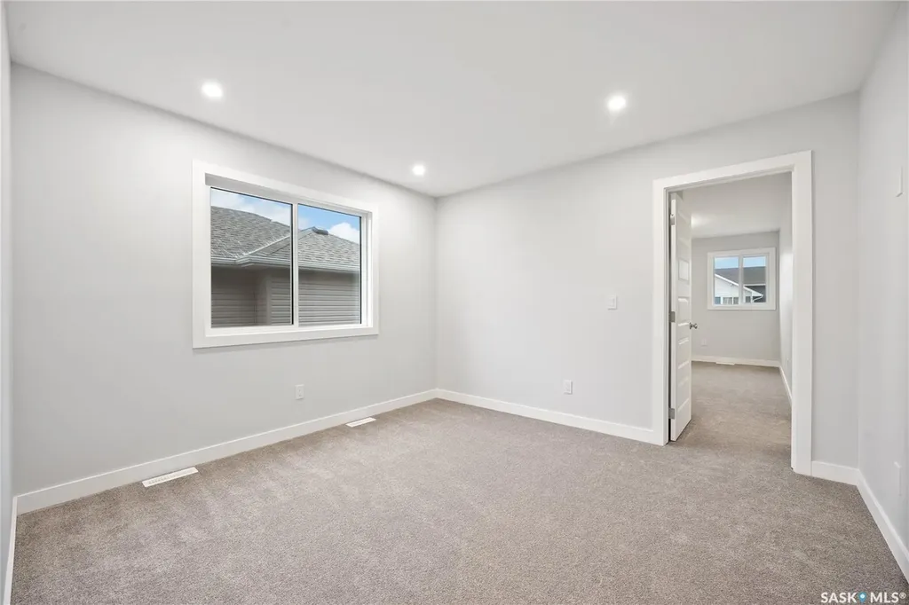 5517 Kennett Square Regina SK S4V 4C6