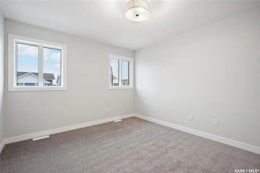 5517 Kennett Square Regina SK S4V 4C6