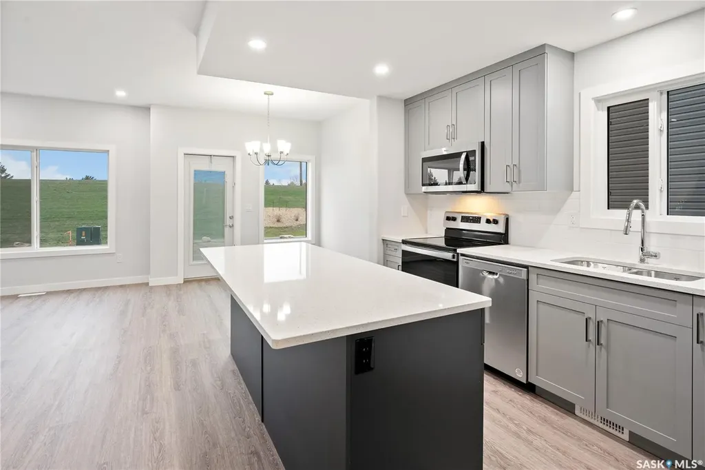 5517 Kennett Square Regina SK S4V 4C6