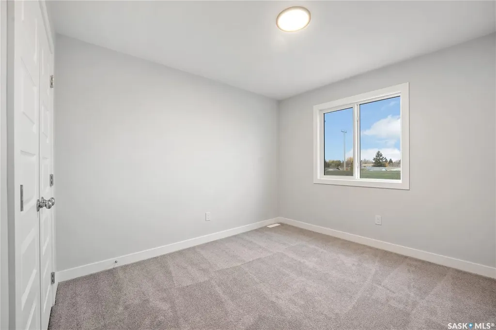 5517 Kennett Square Regina SK S4V 4C6