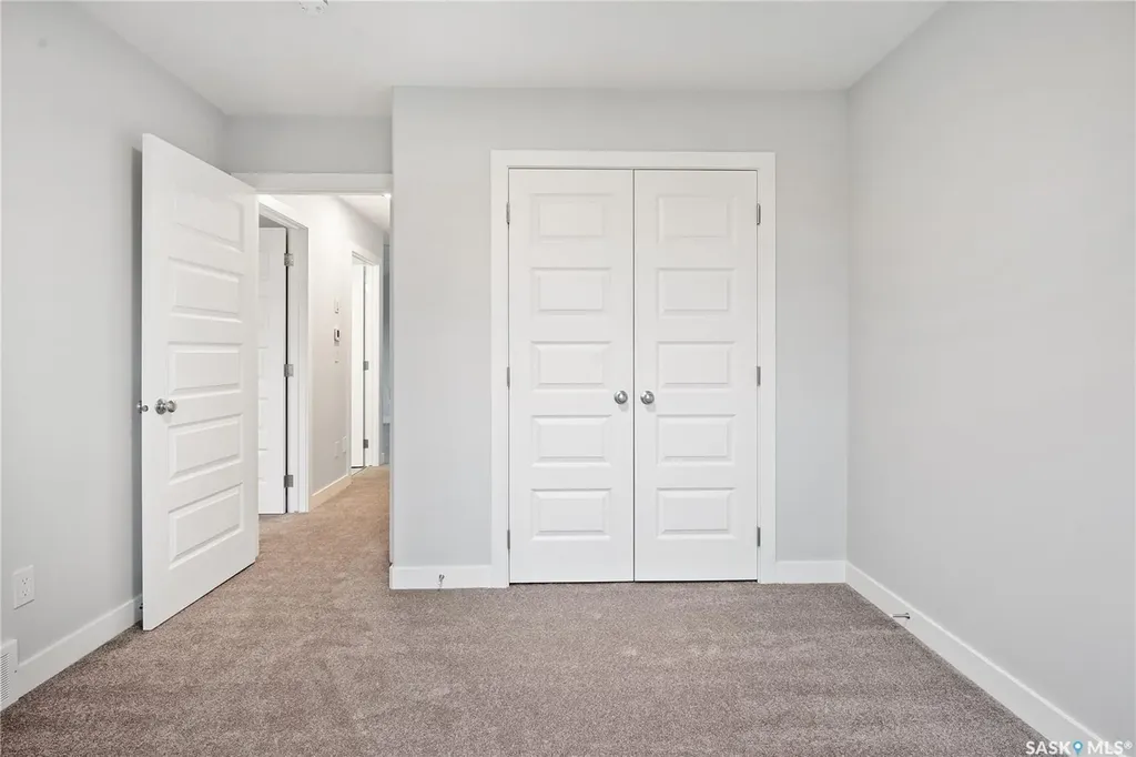 5517 Kennett Square Regina SK S4V 4C6
