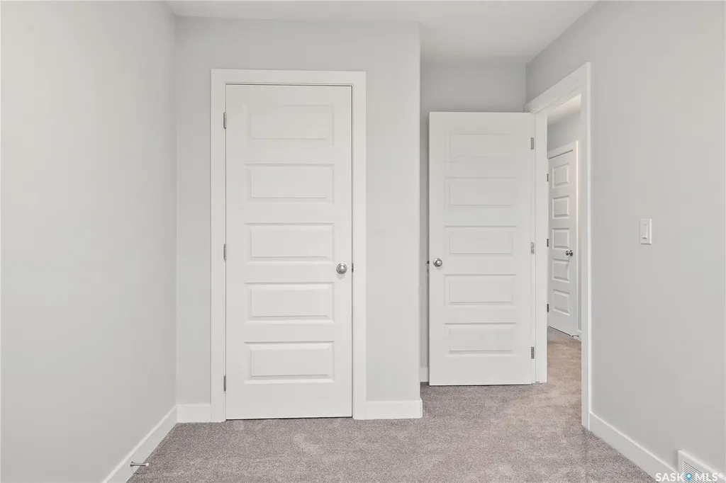 5517 Kennett Square Regina SK S4V 4C6