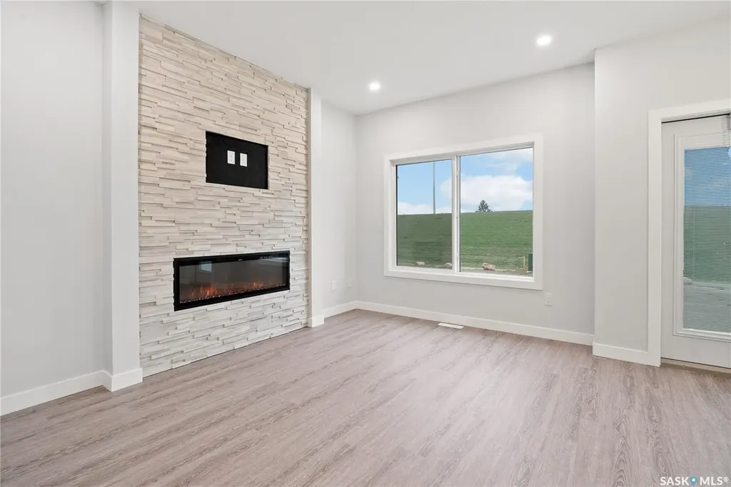 5517 Kennett Square Regina SK S4V 4C6