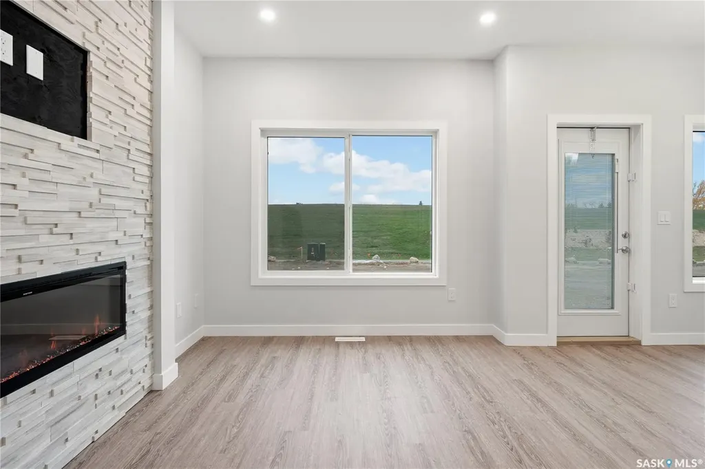 5517 Kennett Square Regina SK S4V 4C6