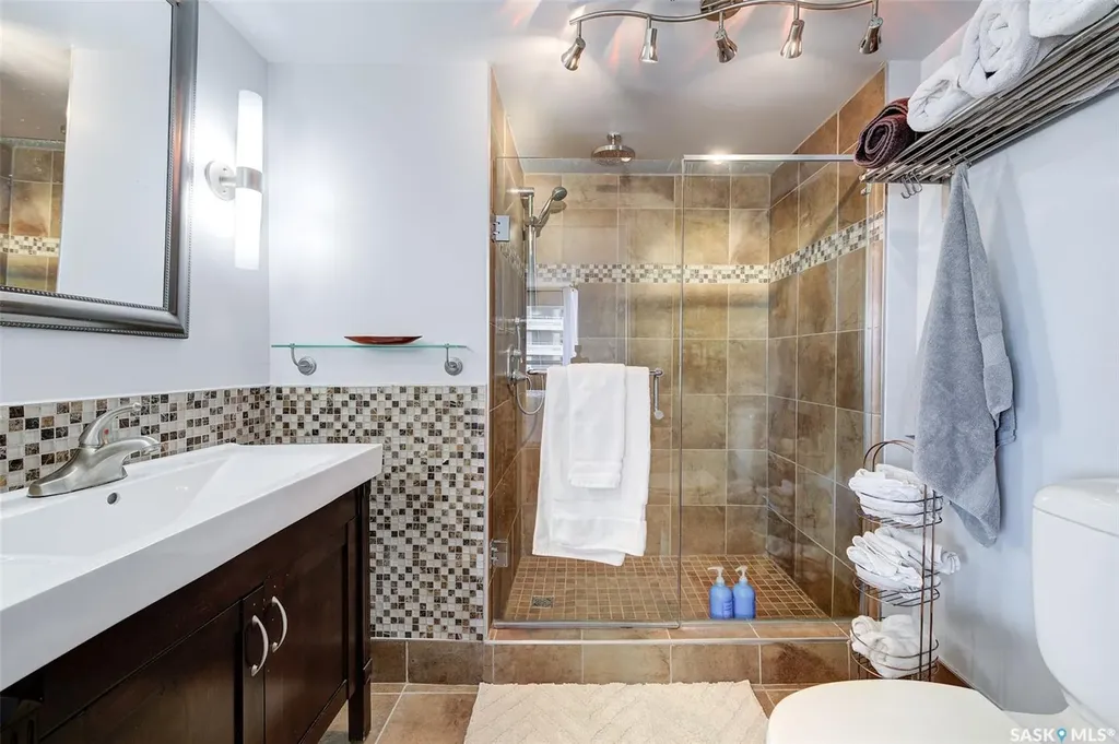 315 5th Avenue Saskatoon SK S7K 5Z8