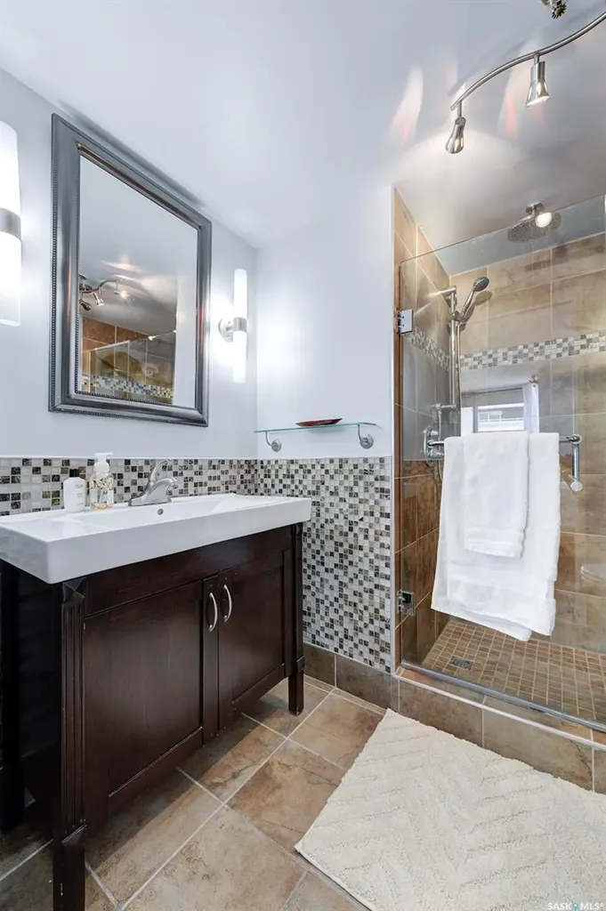 315 5th Avenue Saskatoon SK S7K 5Z8
