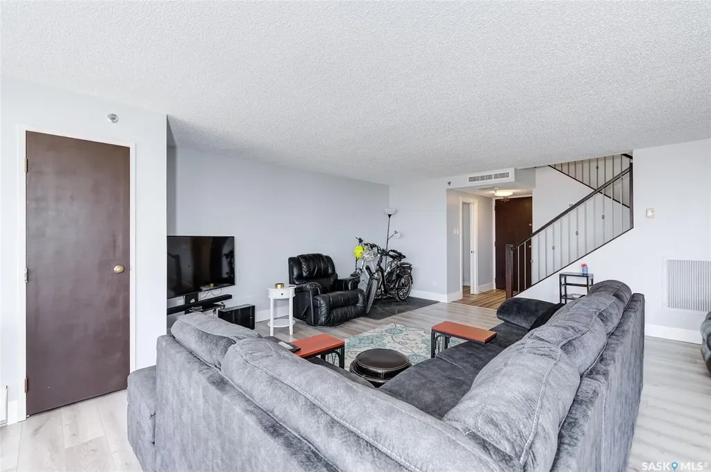 315 5th Avenue Saskatoon SK S7K 5Z8